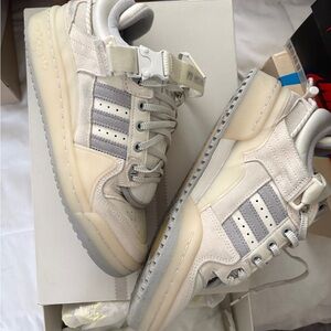 Bad Bunny forum buckle low sneakers